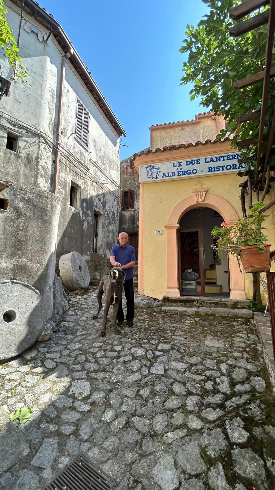 Le Due Lanterne Hotell Aieta Exteriör bild