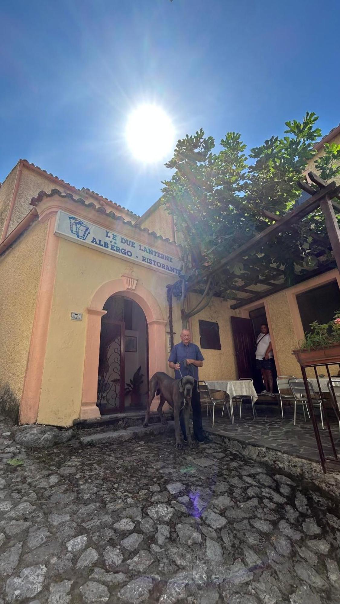 Le Due Lanterne Hotell Aieta Exteriör bild