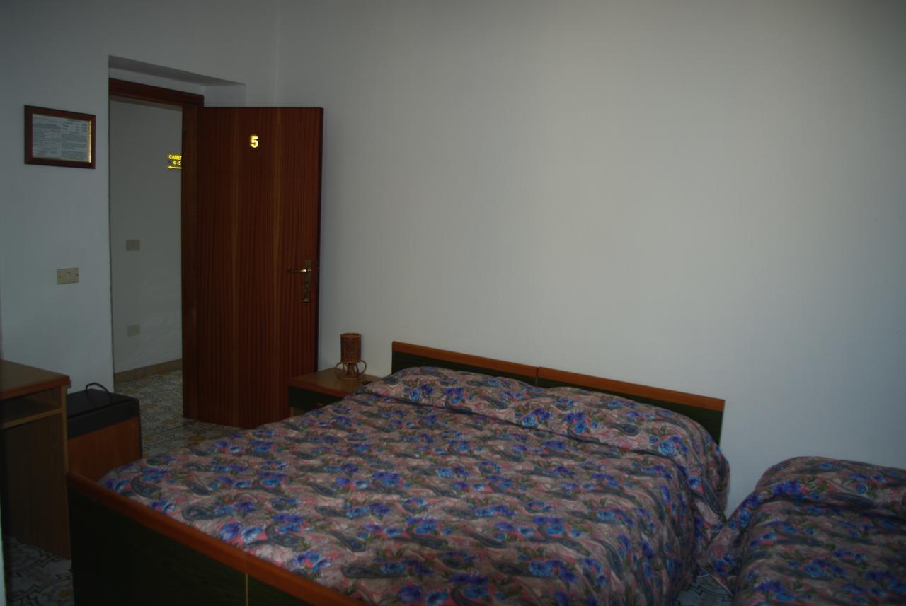 Le Due Lanterne Hotell Aieta Exteriör bild