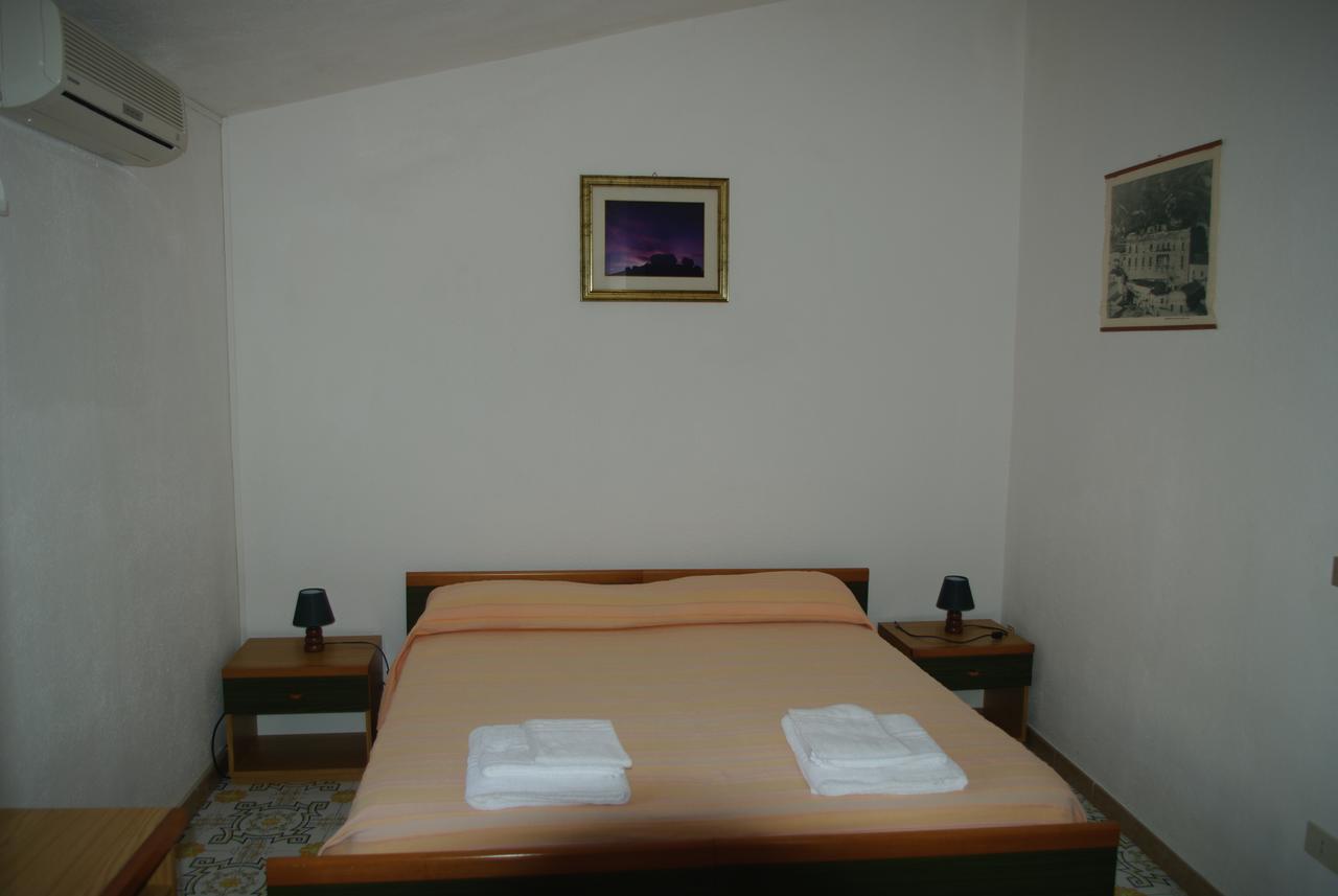 Le Due Lanterne Hotell Aieta Exteriör bild