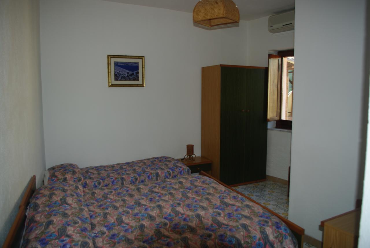 Le Due Lanterne Hotell Aieta Exteriör bild